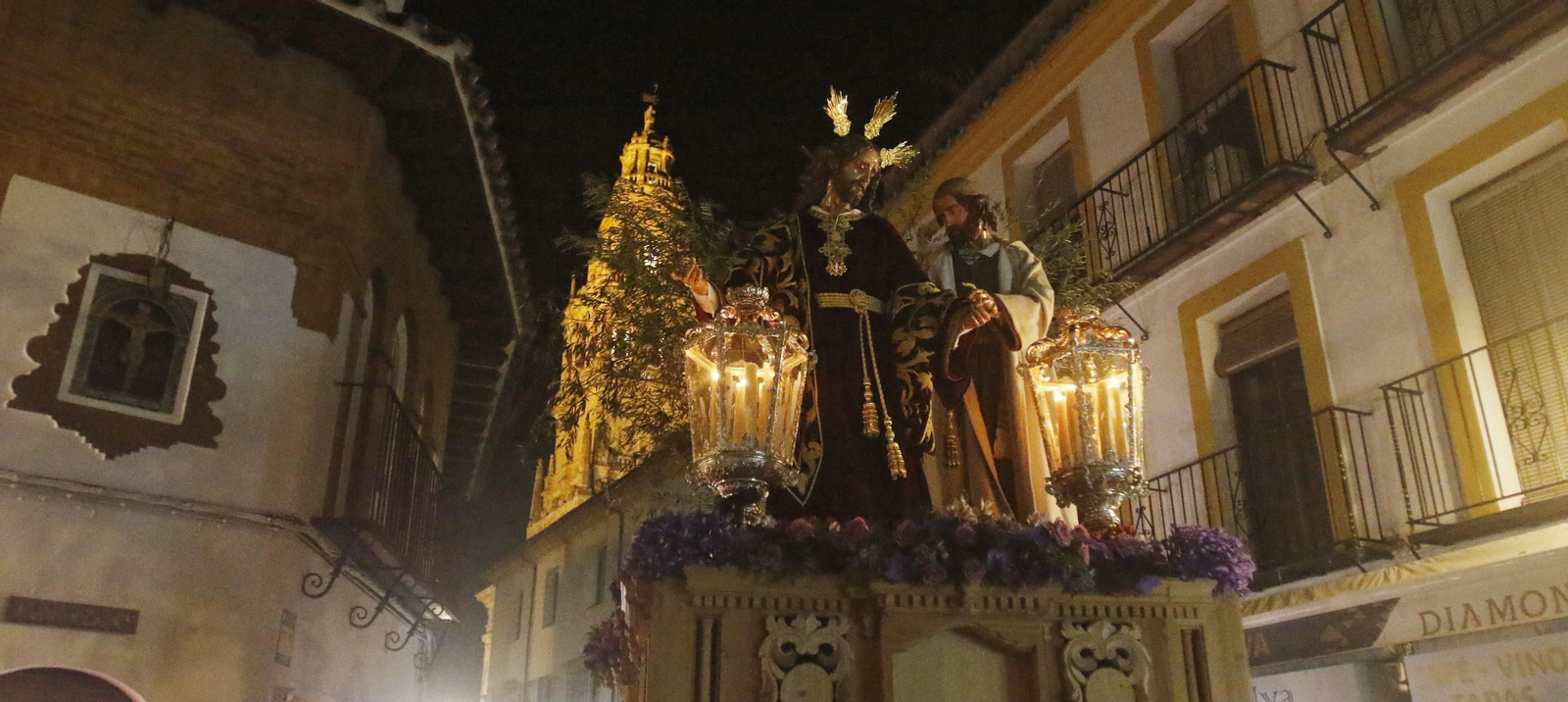 El Señor de la Salud, antes de girar hacia la calle Deanes.