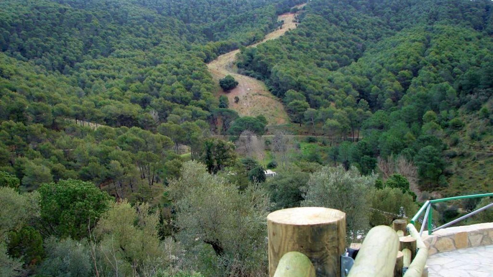 El mirador del Palomar se encuentra cerca del lagar de Torrijos.