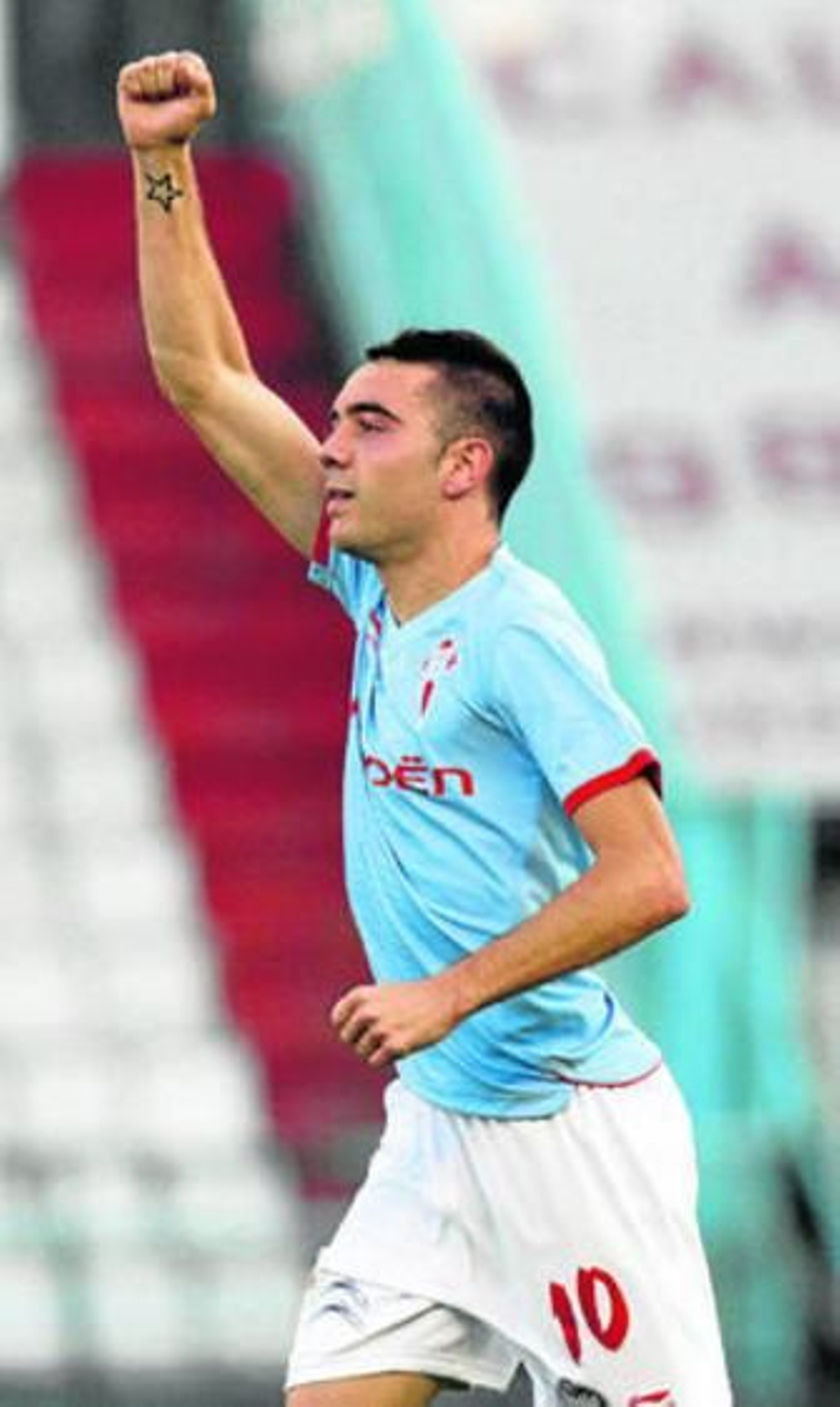 Iago Aspas celebra un gol en Balaídos durante la recién concluida Liga de Segunda División.