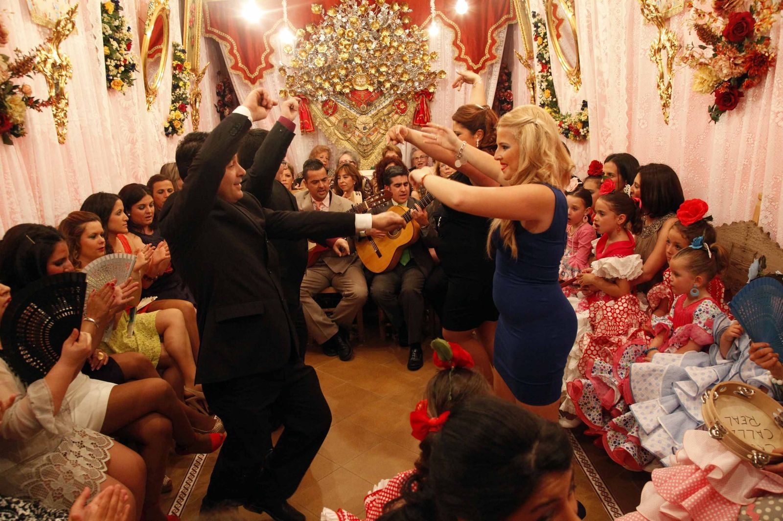 Una 'colá' de la Cruces de Alosno.