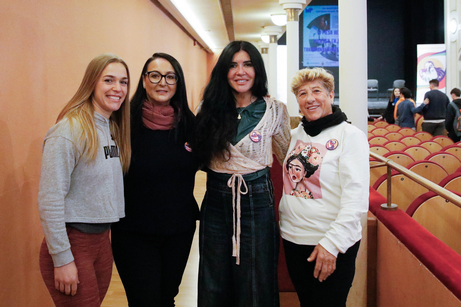 Almudena, Dana, Lola y Carmen, cuatro mujeres empoderadas de Almería que han hablado de su vida laboral y personal a los estudiantes de cuatro centros educativos en la VI Mesa Redonda 'Mujeres en puestos tradicionalmente de hombres'