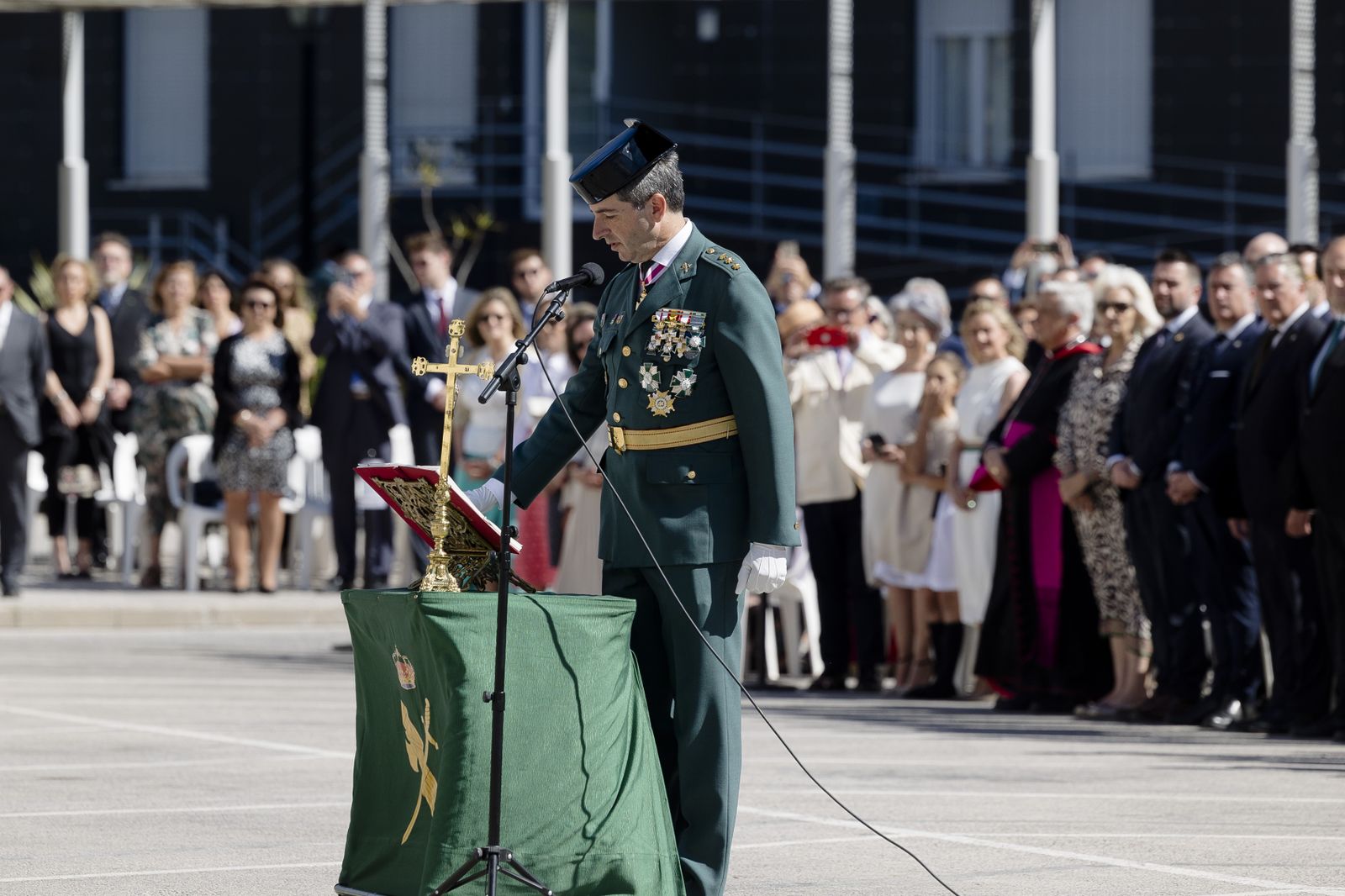Toma de posesión del coronel Luis Martín Velasco como jefe de la Comandancia de la Guardia Civil  de Cádiz