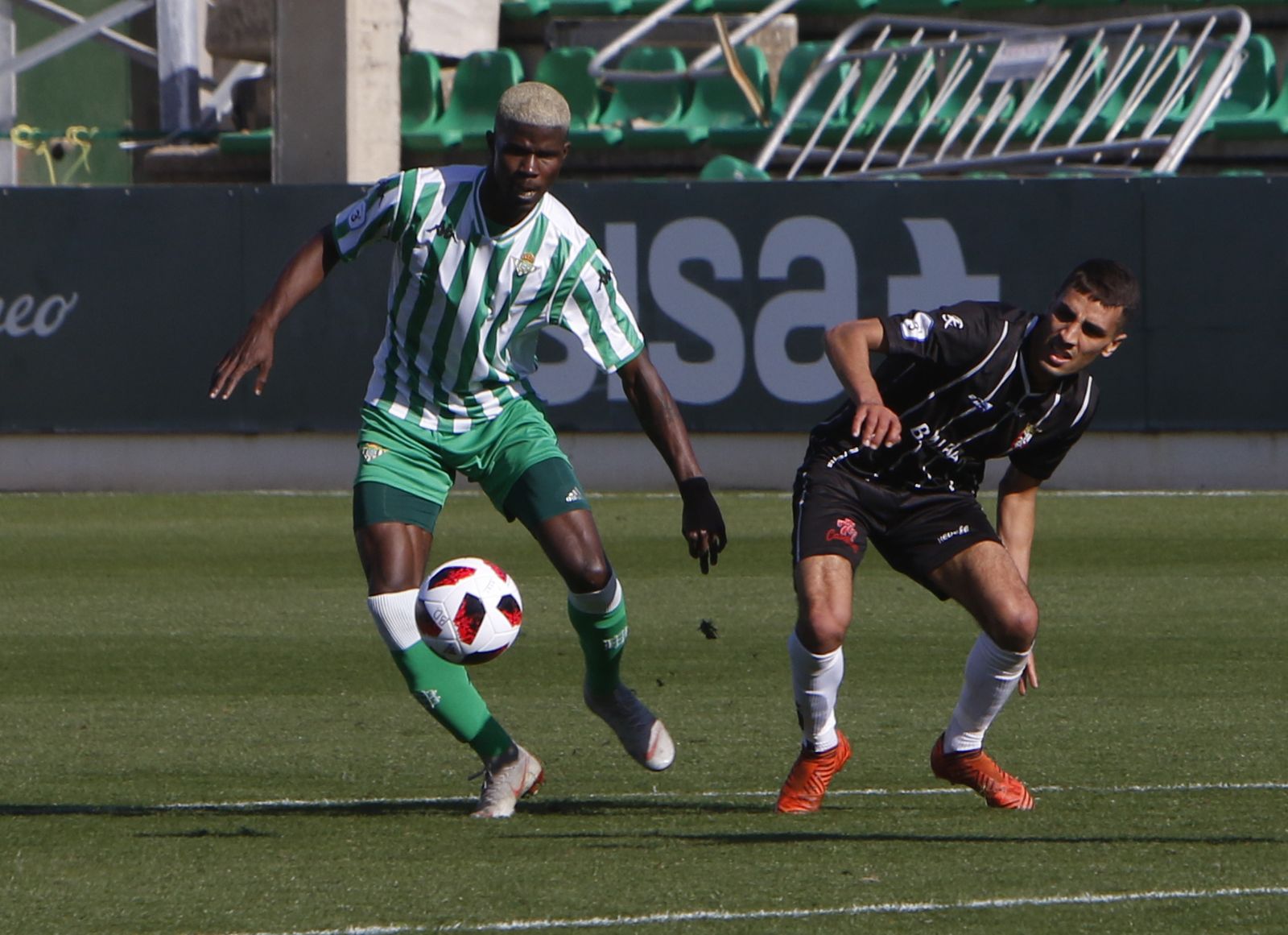 Paul Akoukou, en el partido de la primera vuelta entre Betis Deportivo y Ceuta.