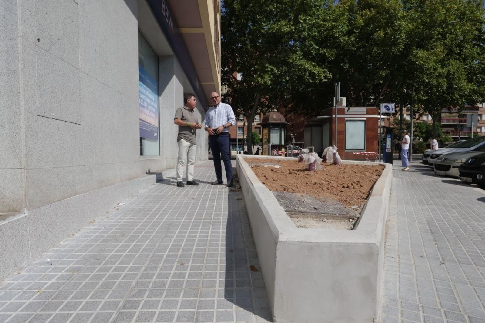 Miguel Ruiz Madruga y Bernardo Jordano, en la calle Tomás de Aquino