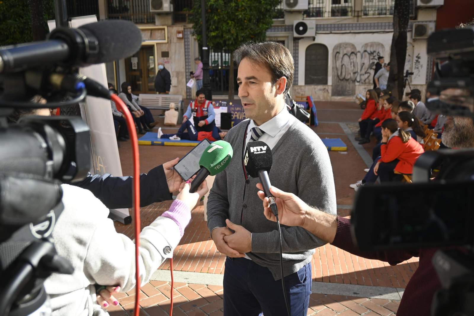 Los niños del Cardenal Spínola aprenden a salvar vidas.