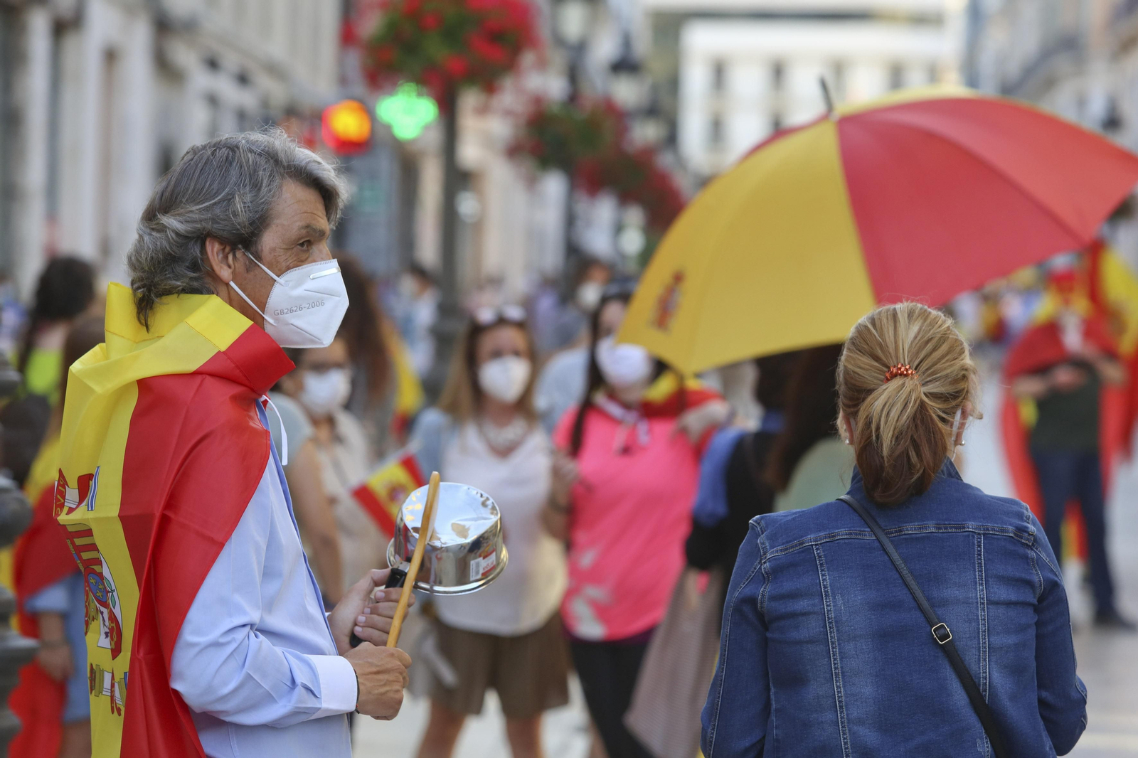 Las fotos de la cacerolada en Málaga contra el Gobierno por el coronavirus