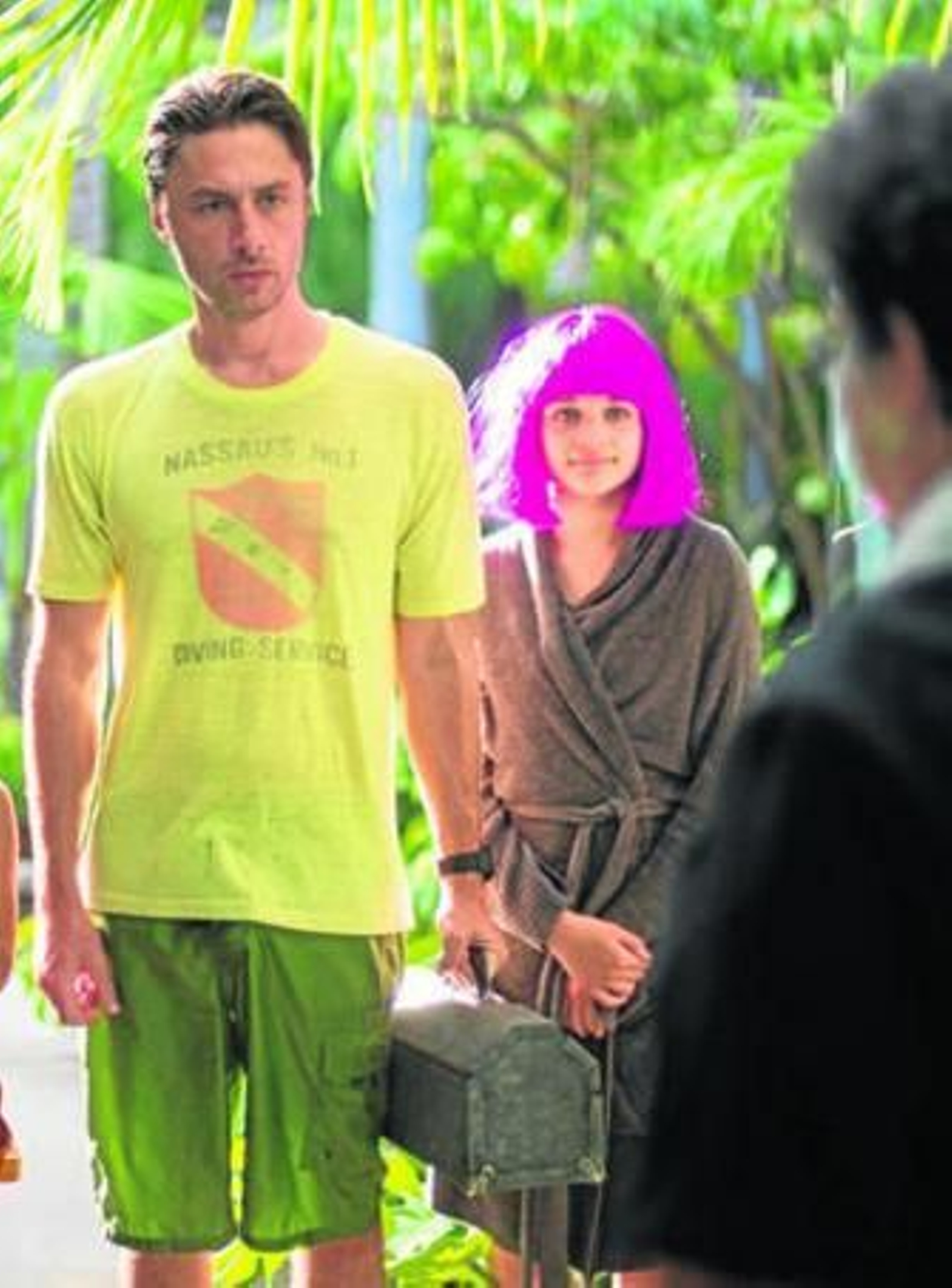 Zach Braff y Joey King, en 'Ojalá estuviera aquí'.