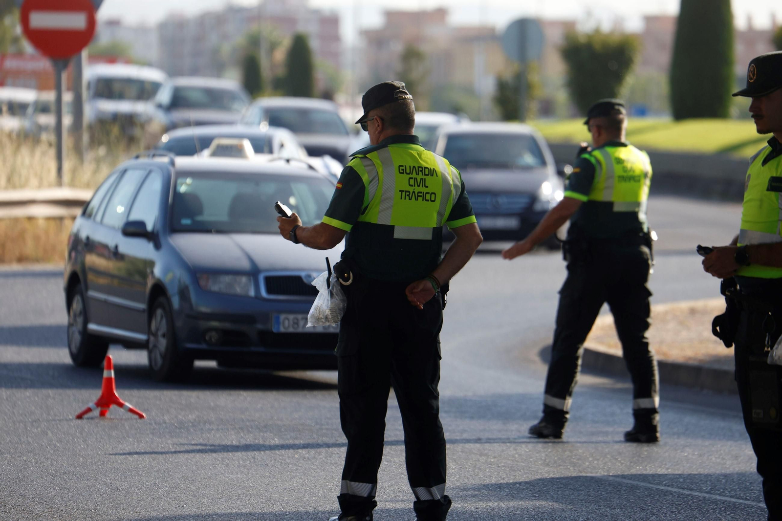 Campaña de la guardia civil de control de alcohol y drogas en Córdoba.