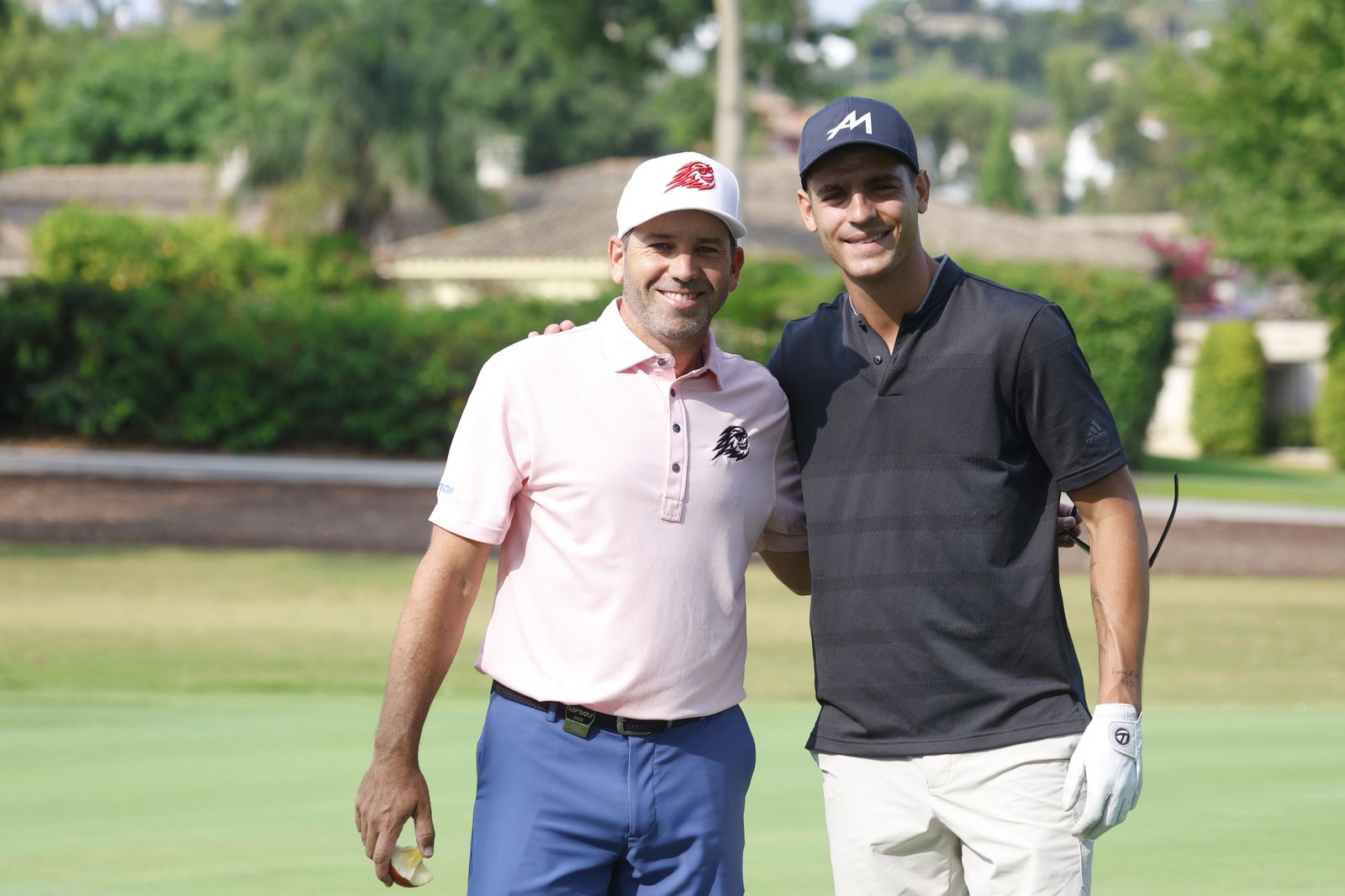 Marcos Alonso y Morata atraen las miradas durante el pro-am del LIV de Valderrama
