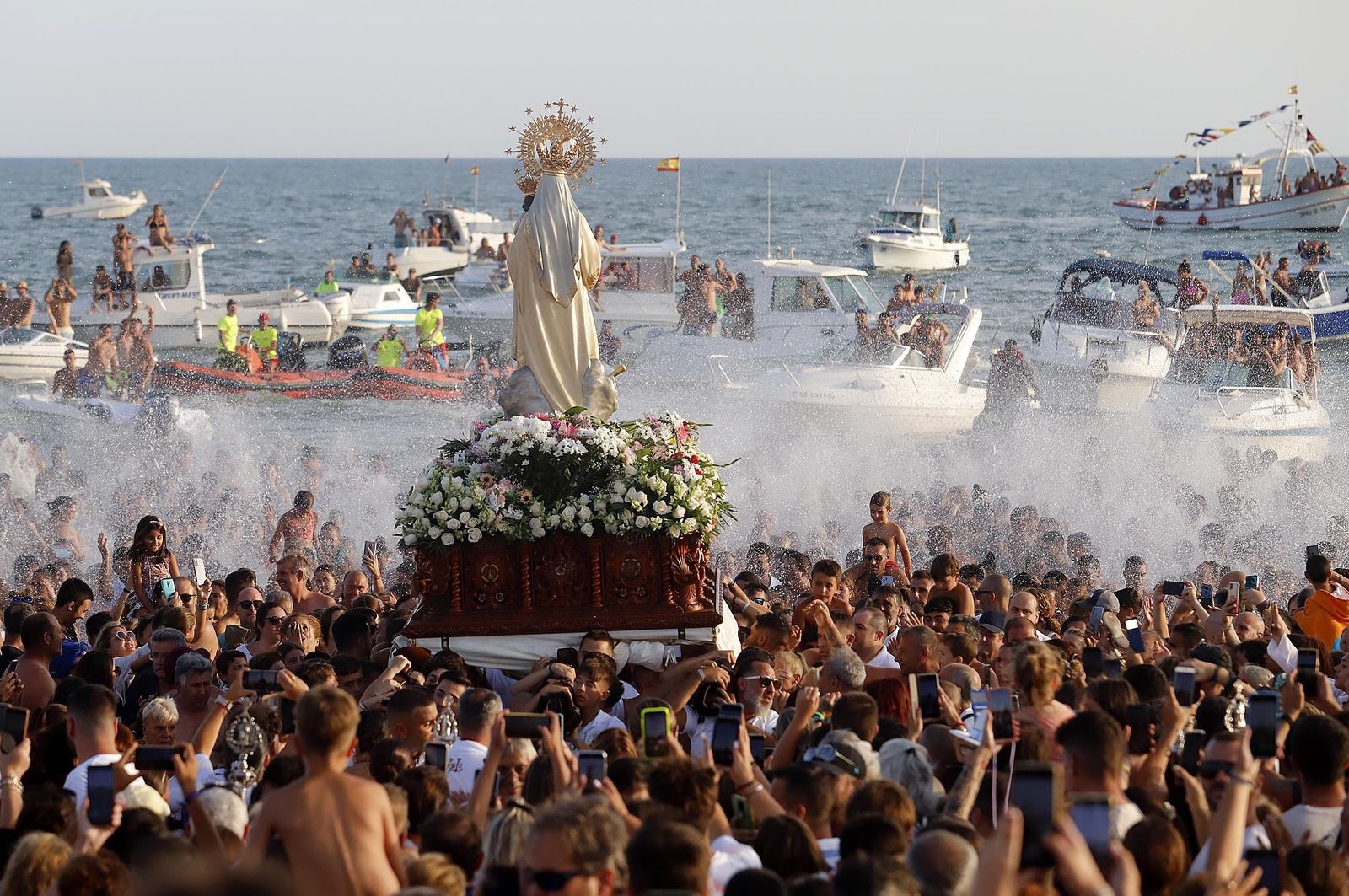 Imágenes de la procesión de la Virgen del Carmen en Punta Umbría