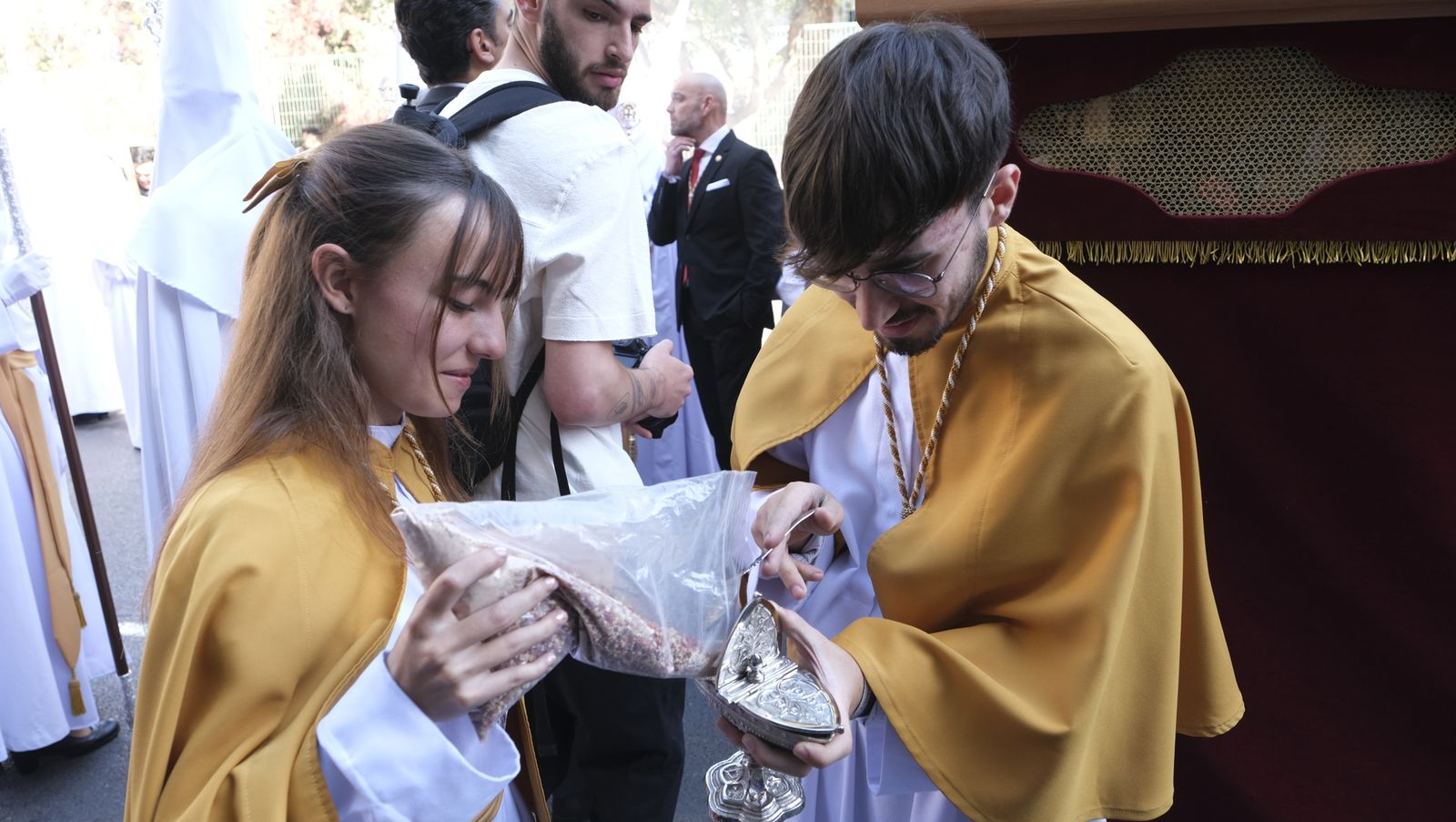 Procesión de Jesucristo Resucitado en Almería, en imágenes