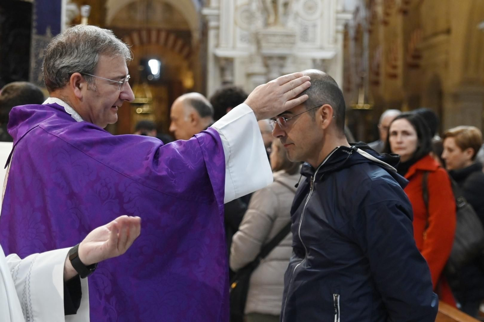La celebración del Miércoles de Ceniza en la Catedral de Córdoba, en imágenes