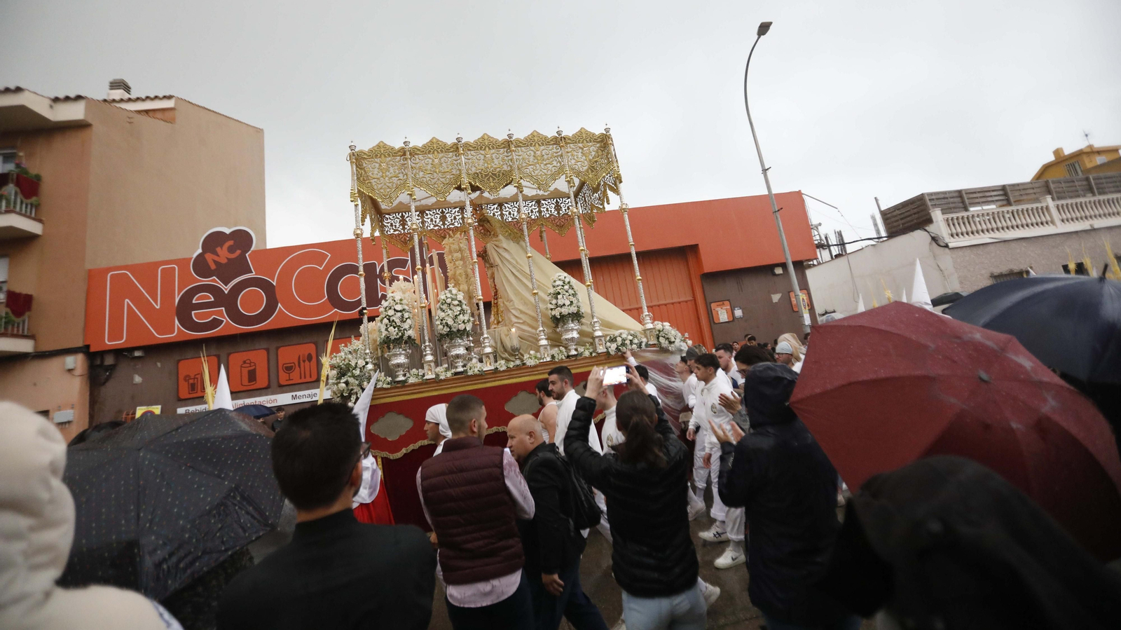 Fotos del Domingo de Ramos en La Línea: La Borriquita y Flagelación