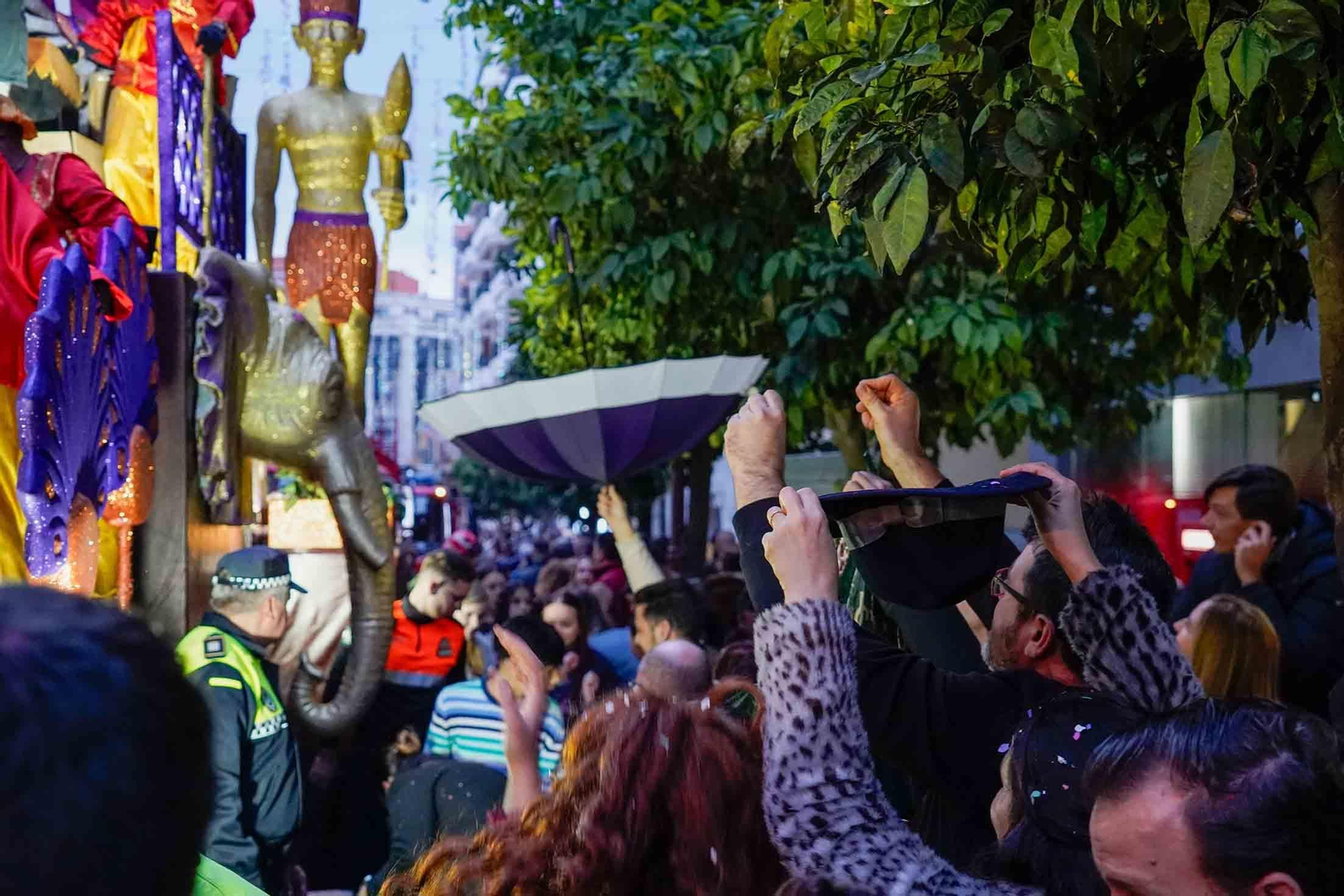 Imágenes de la Cabalgata de los Reyes Magos en Huelva