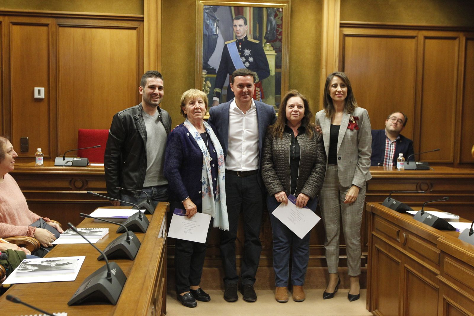 Fotogalería entrega acreditaciones Talleres Carmen de Burgos. Diputación de Almería