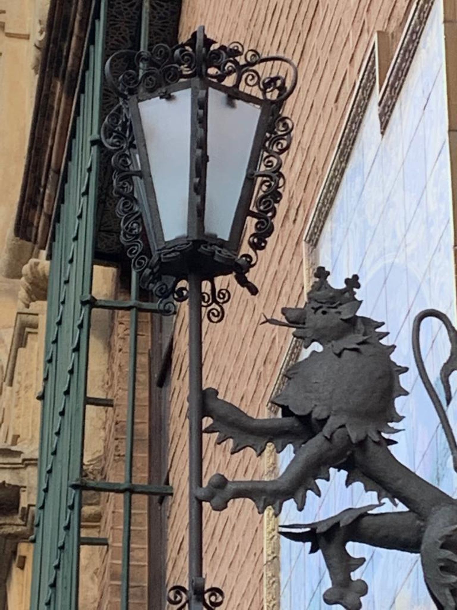 Detalle de los nuevos faroles.