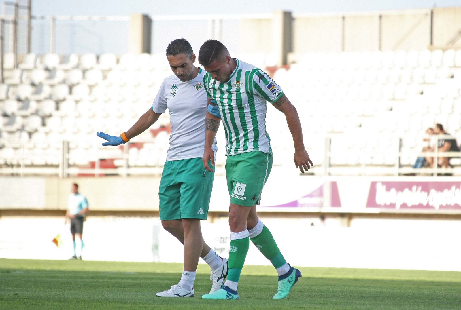El amistoso Real Betis-Nottingham Forest, en imágenes
