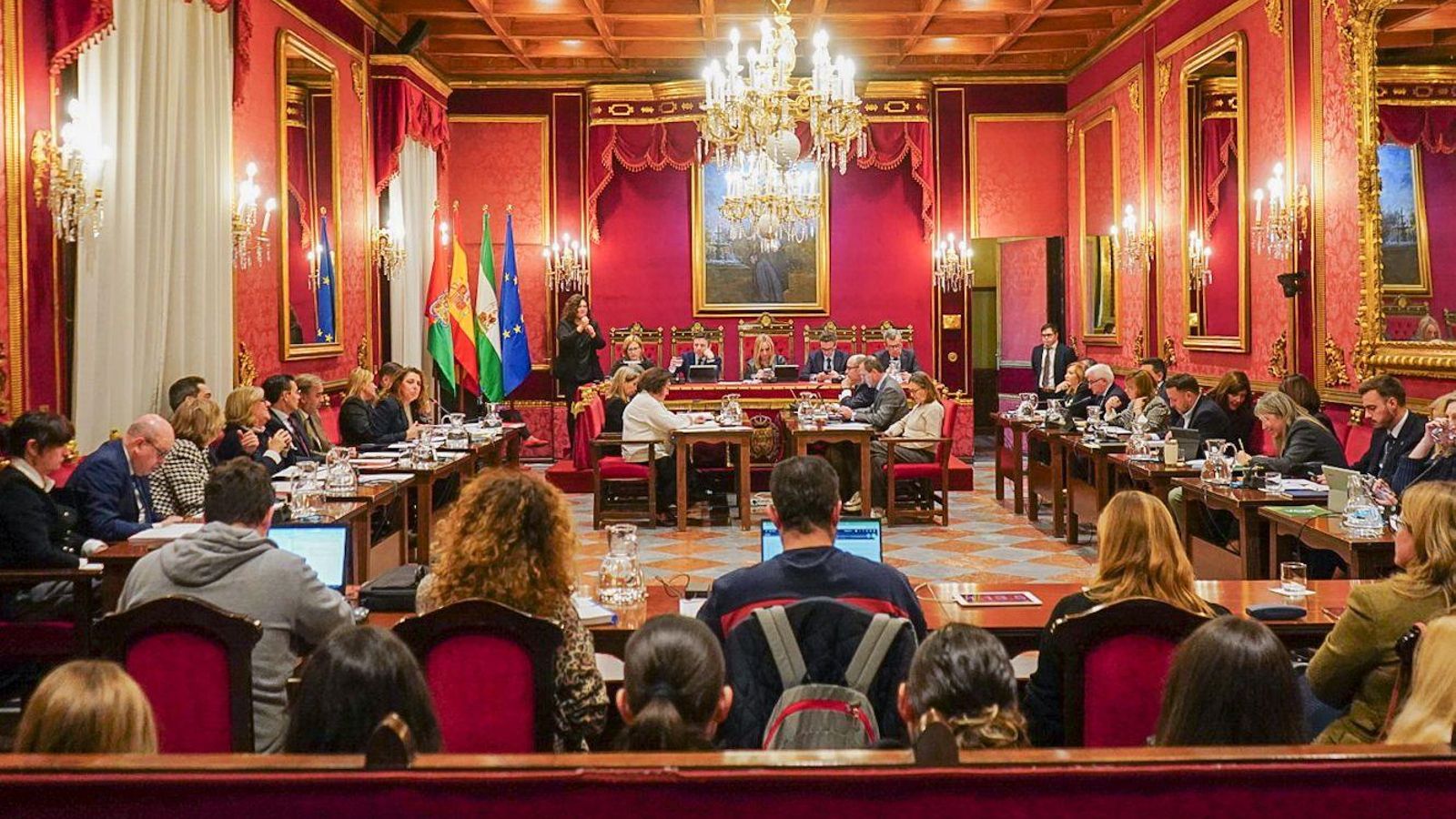Imagen del salón de plenos del Ayuntamiento de Granada durante el pleno de noviembre