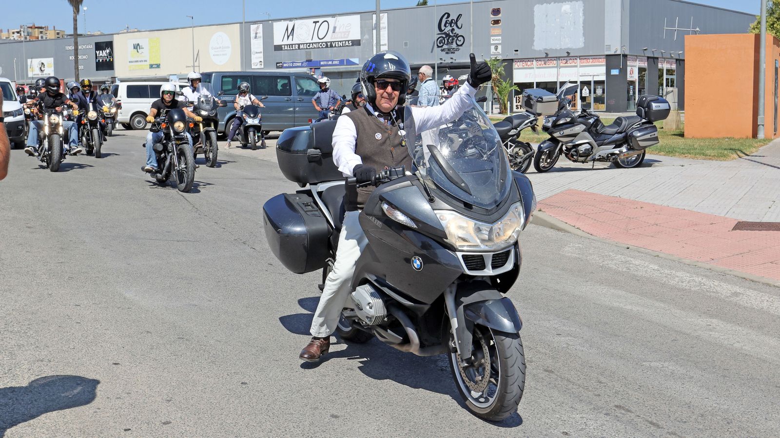 Búscate en el evento motero solidario "The Distinguished Gentleman´s Ride" en Jerez