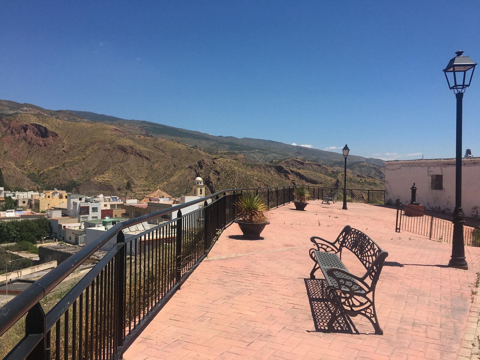 Desde el mirador de María Cristina se puede disfrutar de las vistas del Paraje de Nieles.