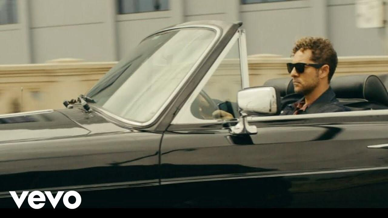 Escena del videoclip de la canción ‘Tengo roto el corazón’.