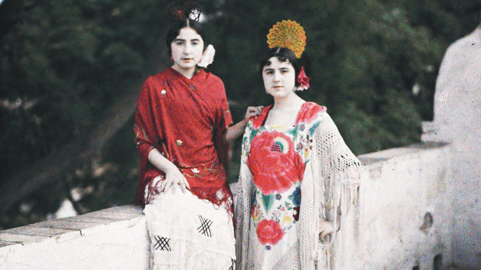 Della del cartel de la exposición que la Diputación Provincial de Sevilla lleva a París