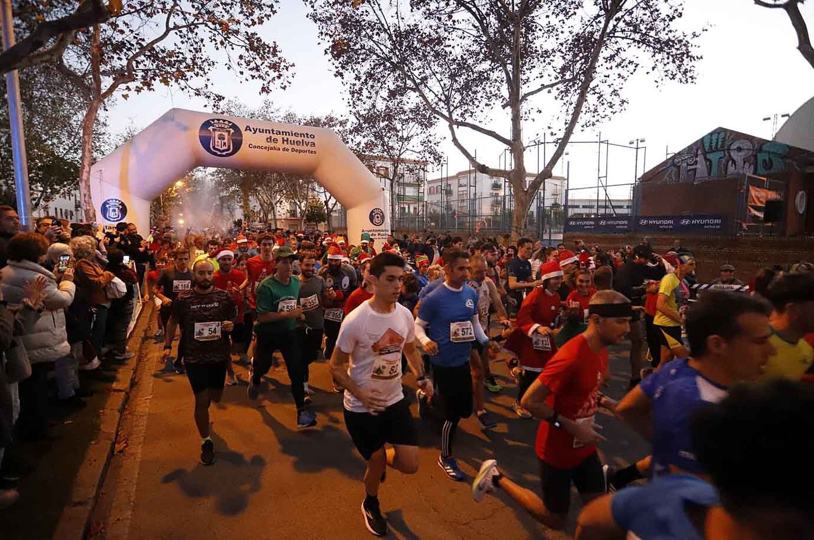 Imágenes de la carrera de San Silvestre en Huelva