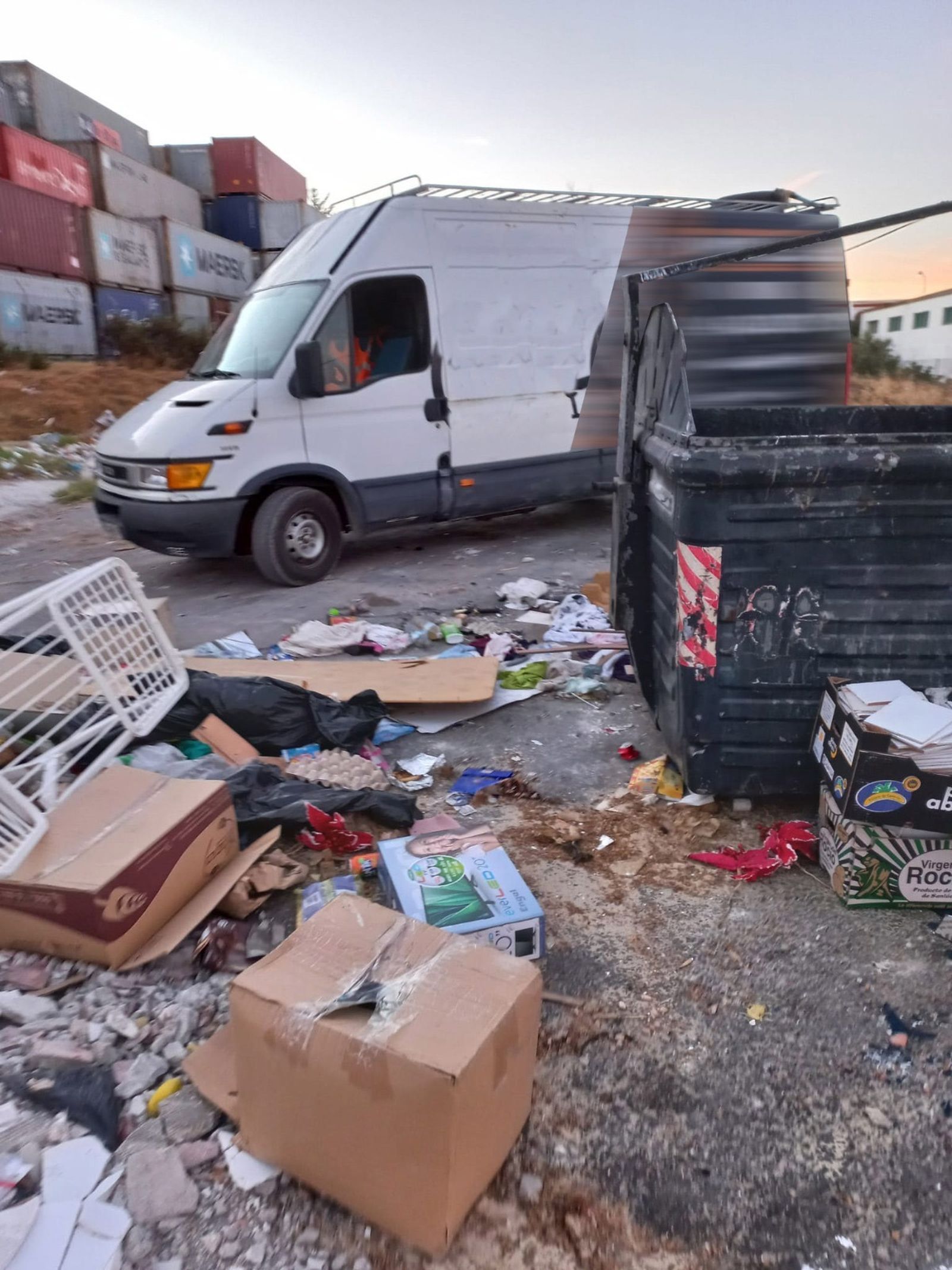 Imagen de basura en el polígono industrial Cortijo Real