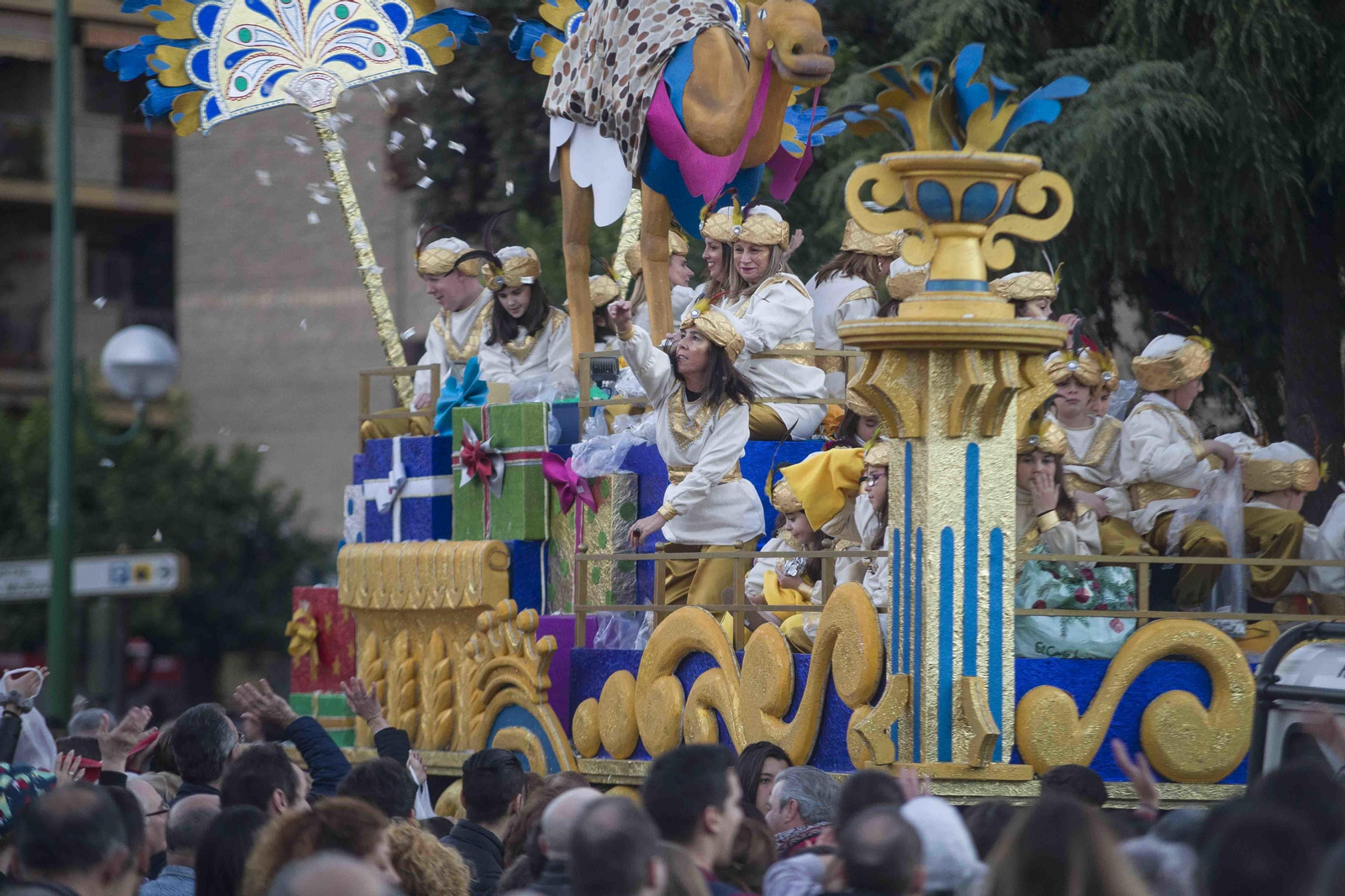 La Cabalgata de Reyes Magos de Sevilla, en imágenes