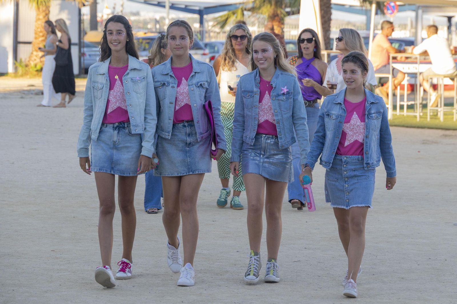 Búscate en las imágenes del concierto de Emilia en Concert Music Festival