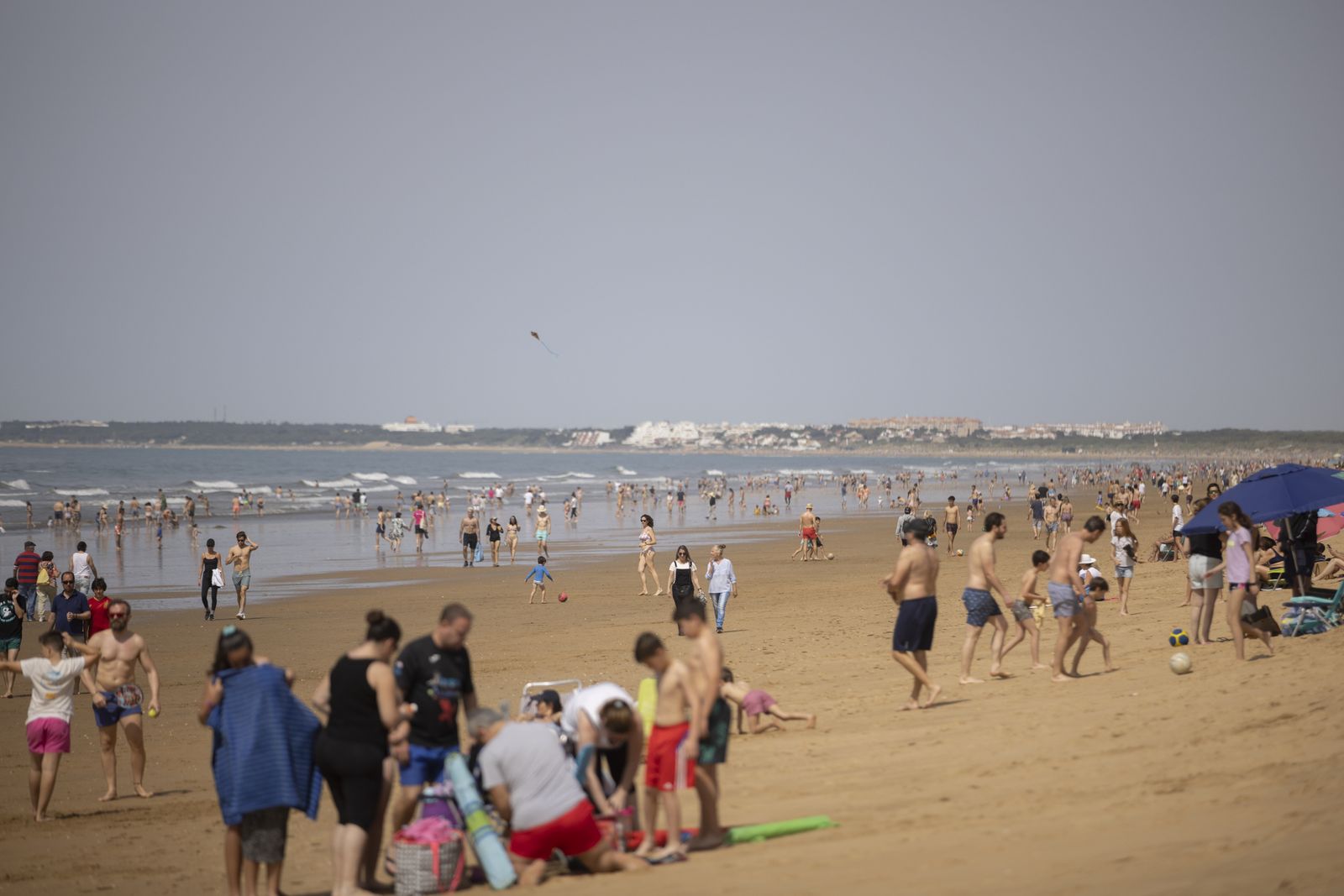 Imágenes del ambiente en las playas en este sábado 8 de abril