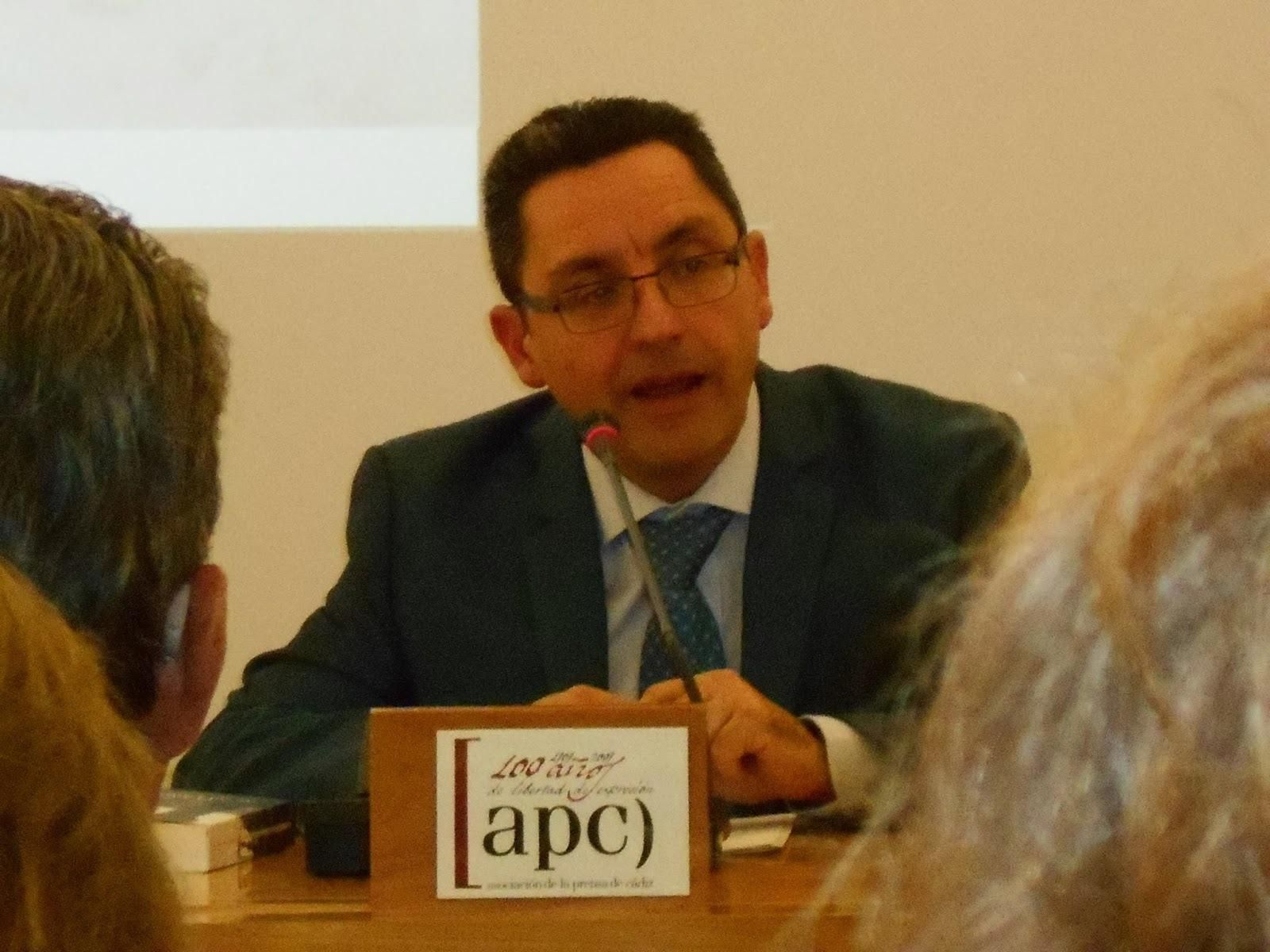 Desescombro en las calles de la barriada de San Severiano.