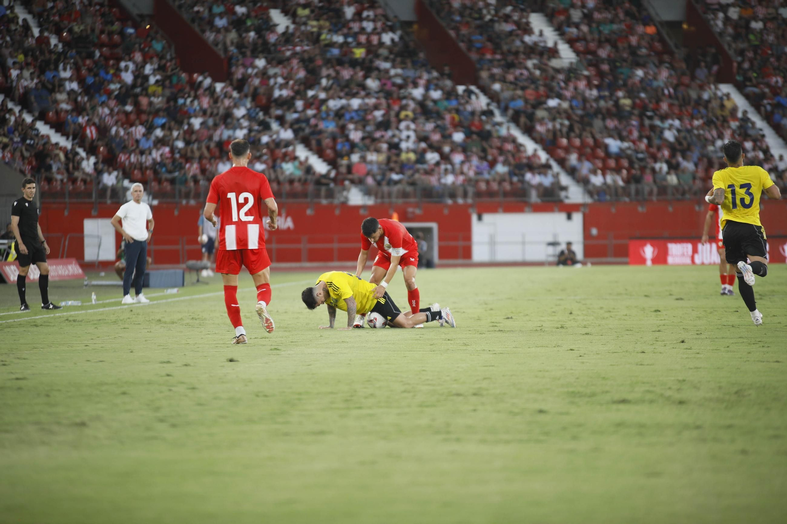 Imágenes del UD Almería-Al-Nassr, Memorial Juan Rojas