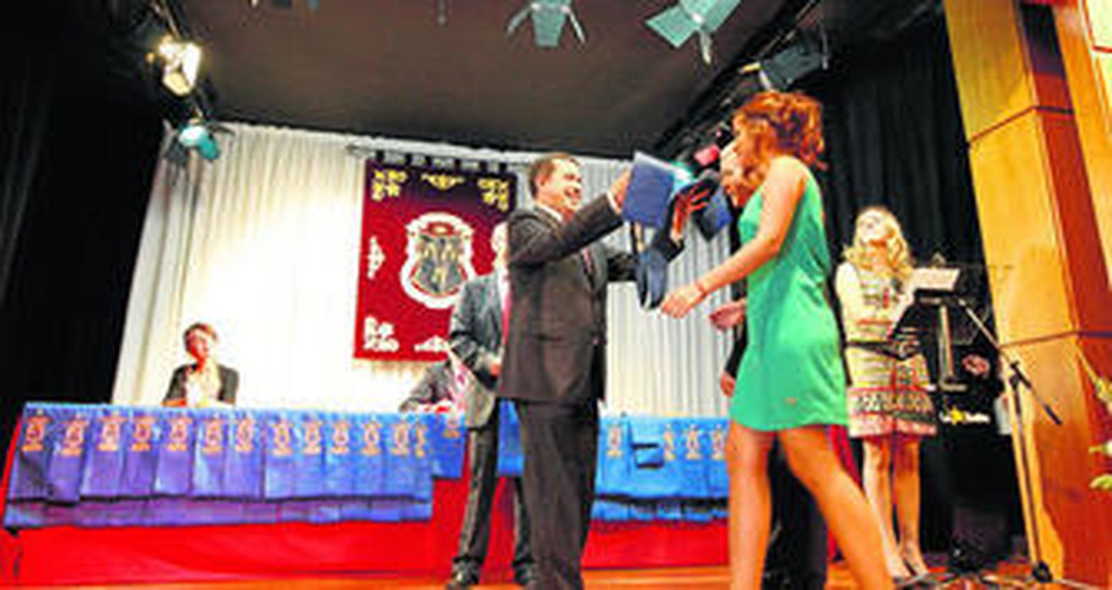 Alumnos de La Salle acaban un ciclo con la puesta de bandas