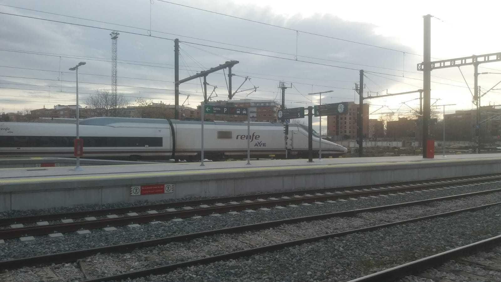 Renfe maneja el 24 de junio para la llegada del AVE a Granada Renfe maneja el 24 de junio para la llegada del AVE a Granada