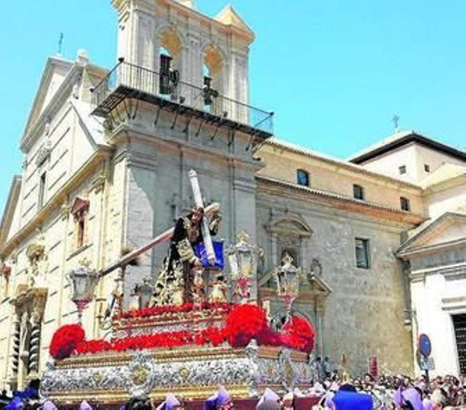 Nuestro Padre Jesús Nazareno, en su desfile por Lucena.