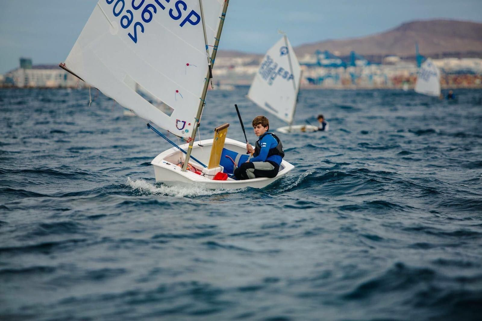 Manuel Álvarez-Dardet compite en la categoría sub'16.