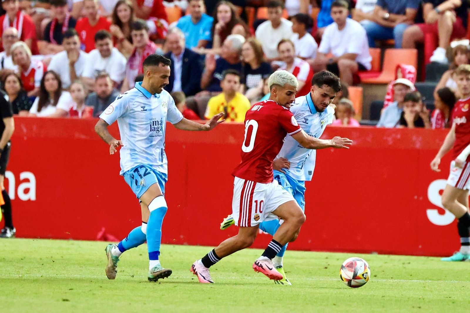 Así fue la locura del ascenso del Málaga CF en Tarragona