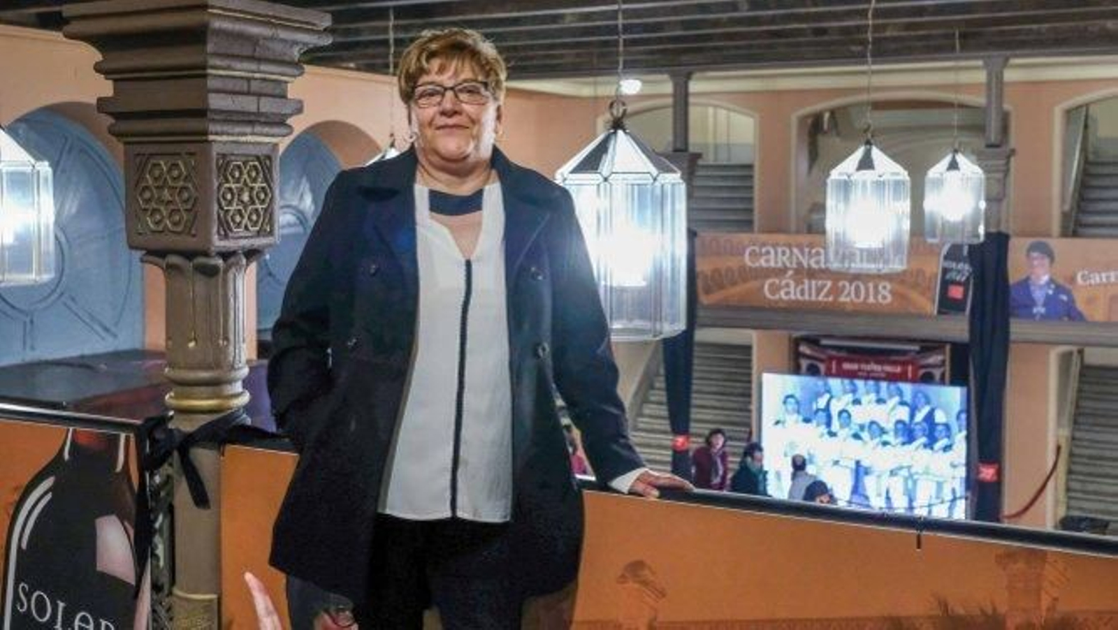 Cati Alba el martes por la noche en el Gran Teatro Falla, donde acudió con su familia para el homenaje que le rindió el COAC al centenario de la muerte de su padre.