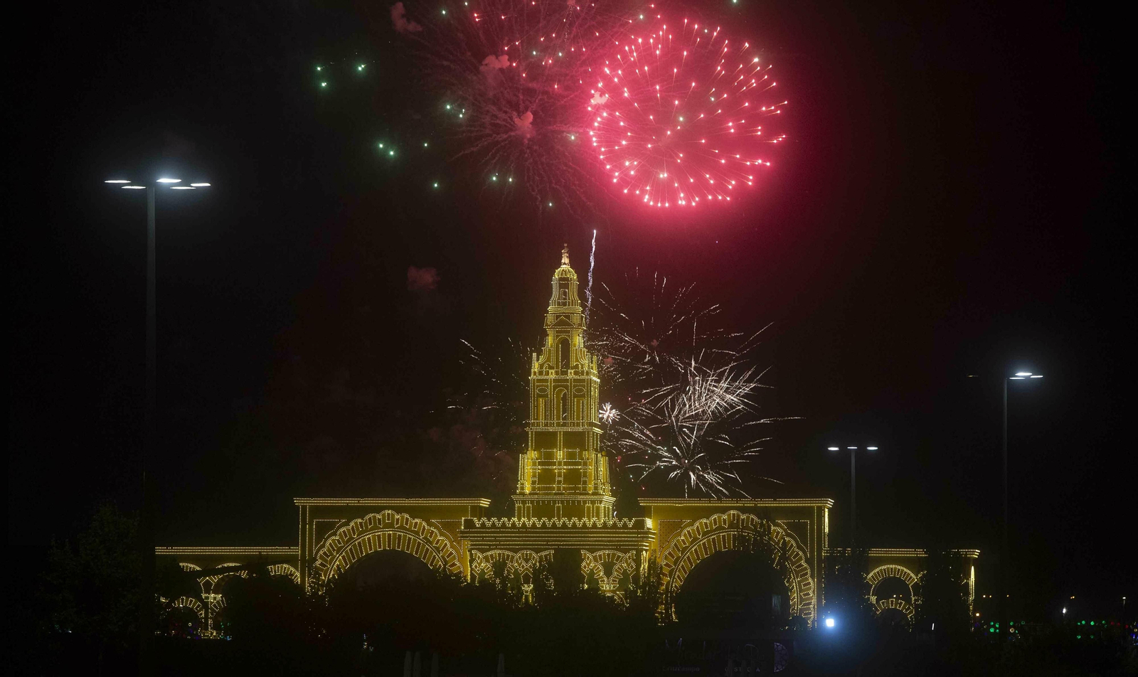 Los fuegos artificiales, sobre la portada.