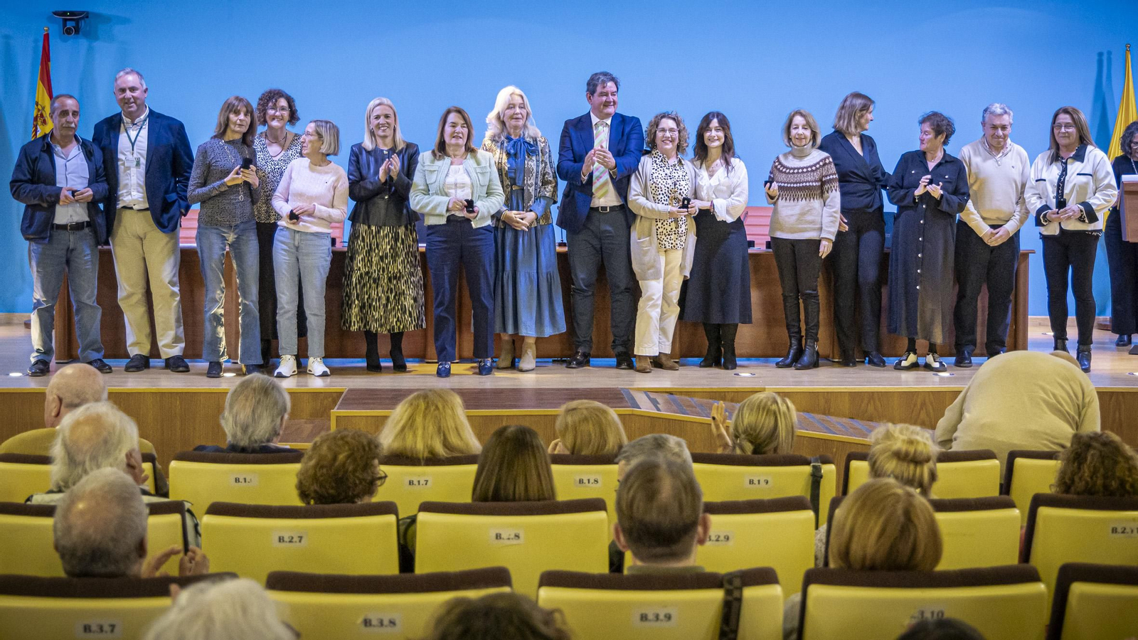 Las imágenes del acto de homenaje al personal sanitario jubilado de los hospitales Puerta del Mar y San Carlos de Cádiz