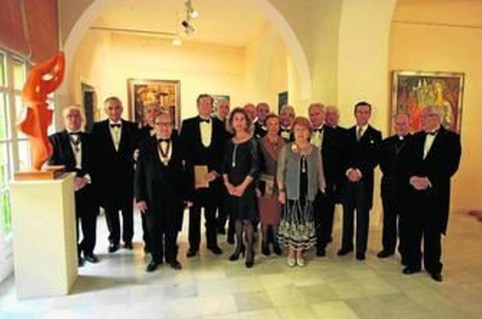 Juan Fernández Lacomba (Sevilla, 1954) suma un nuevo reconocimiento a su sólida trayectoria con el ingreso en la Academia de Bellas Artes.