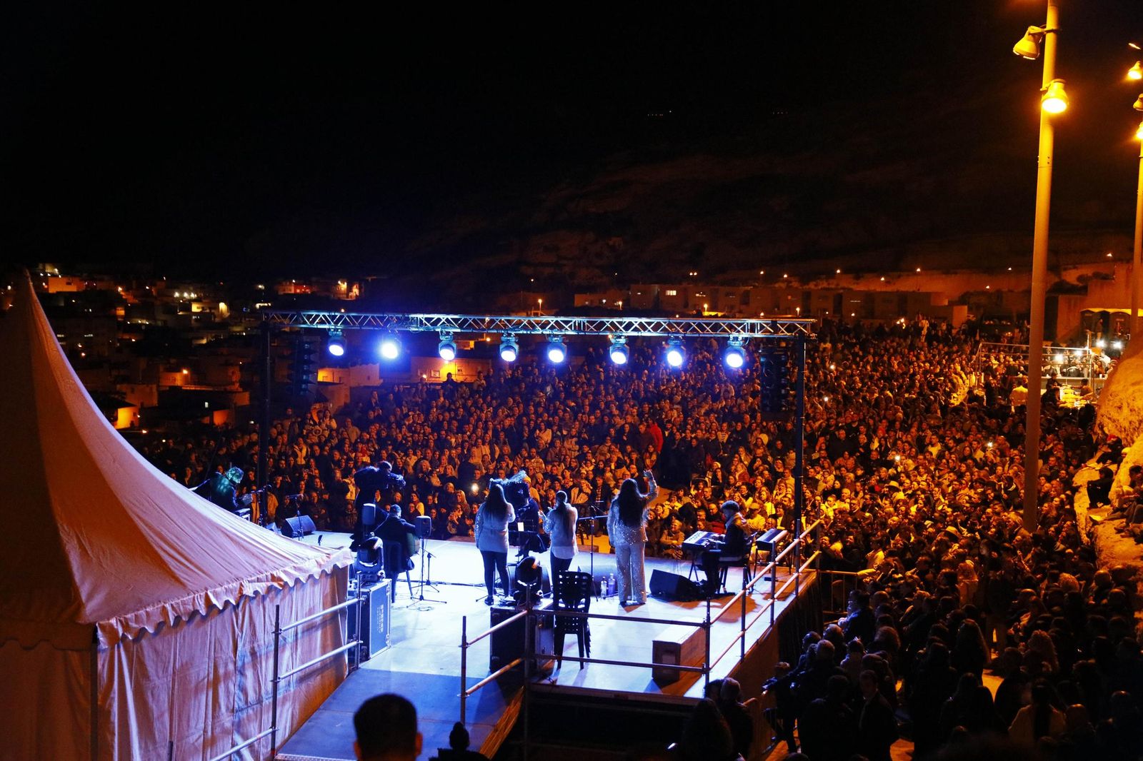 La Noche de las Candelas del Mesón Gitano de Almería, en imágenes