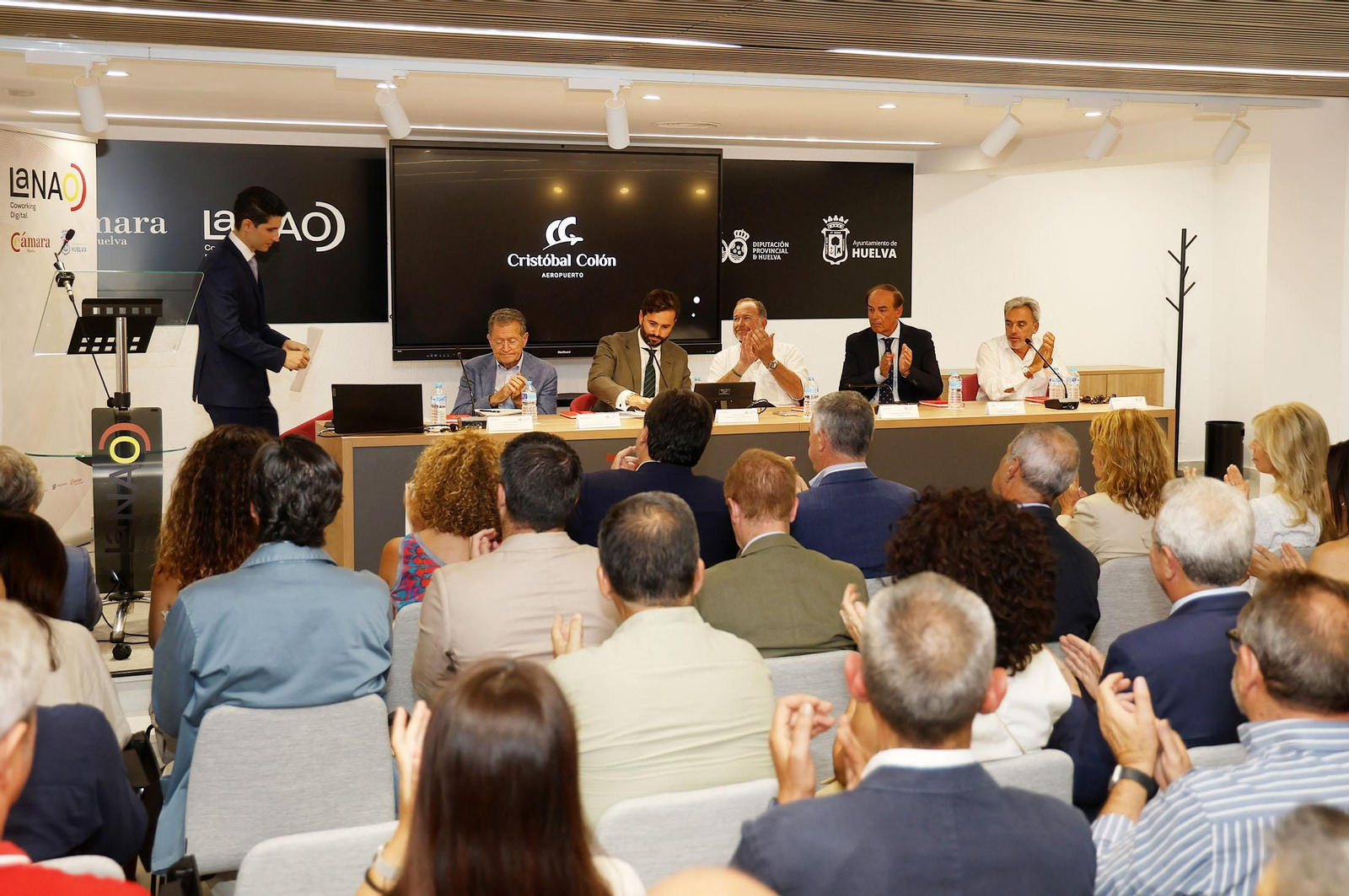 Fotógrafo ALBERTO DOMÍNGUEZ. La Nao, Aeropuerto. Huelva (2).JPG