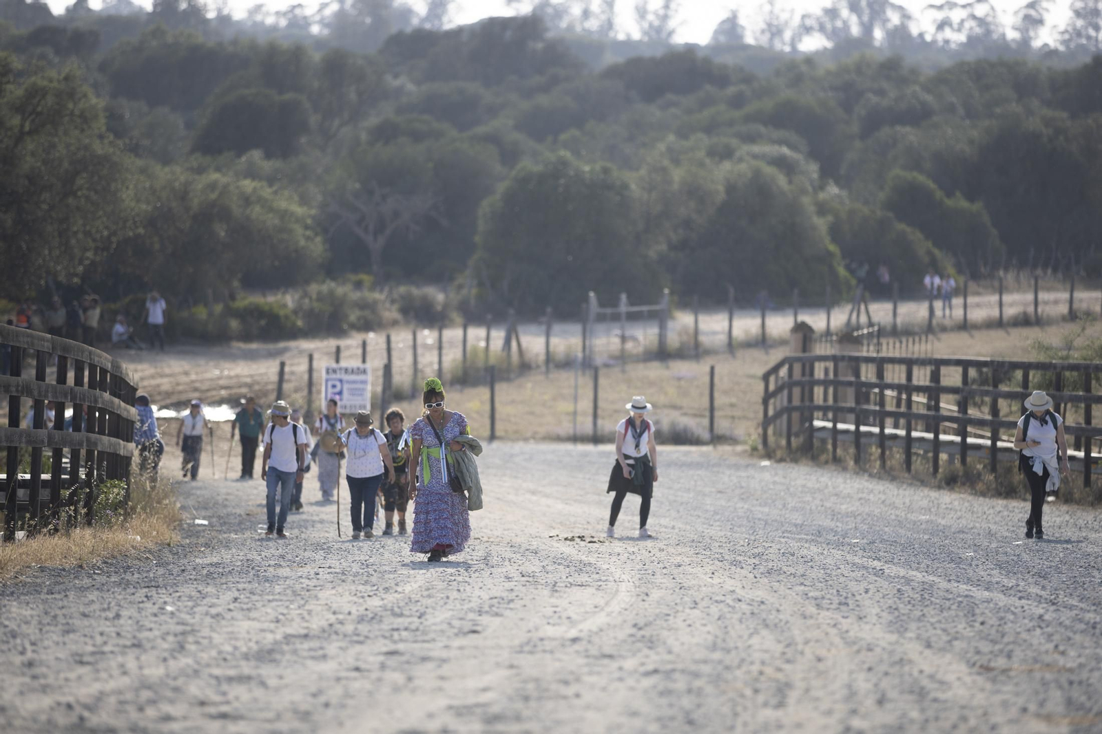 El Rocío 2023: Imágenes de la entrada de la Hermandad de Huelva en El Rocío