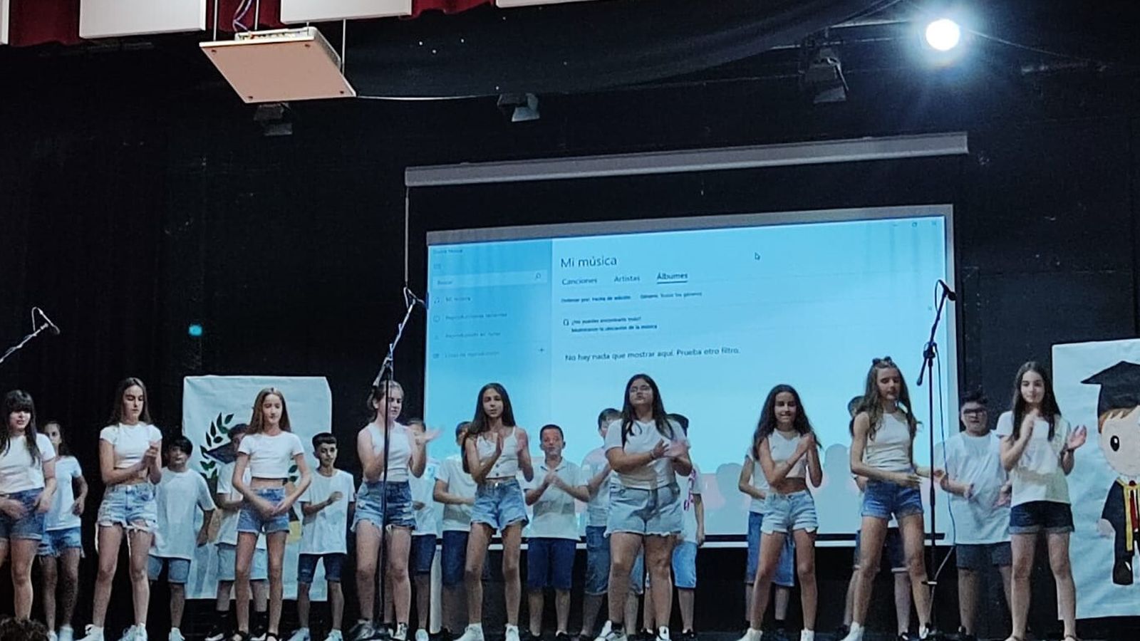 Un musical que hace un recorrido por los horrores del mundo que destruyen el planeta.