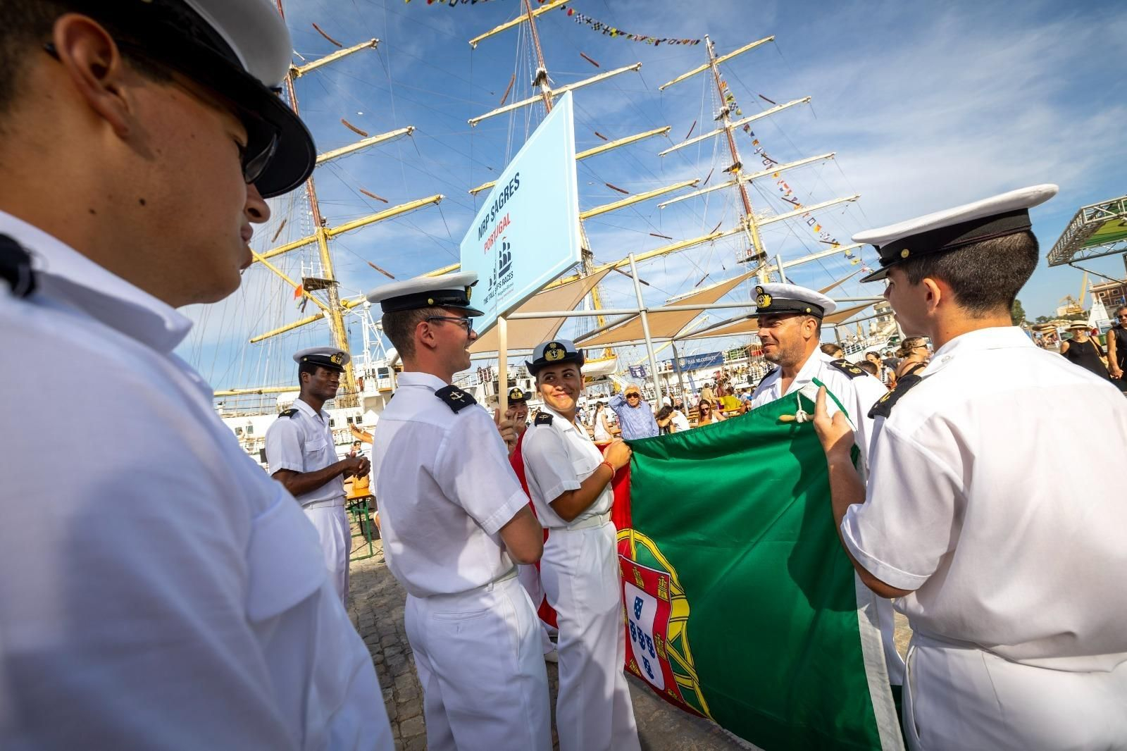 Las imágenes del desfile de tripulantes de la Gran Regata 2023 de Cádiz