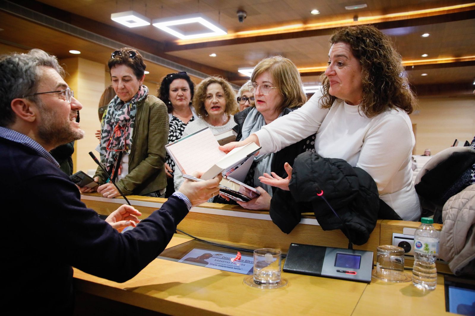 ¿Has estado en la presentación del libro de Máximo Huerta? Entra en la galería y buscate