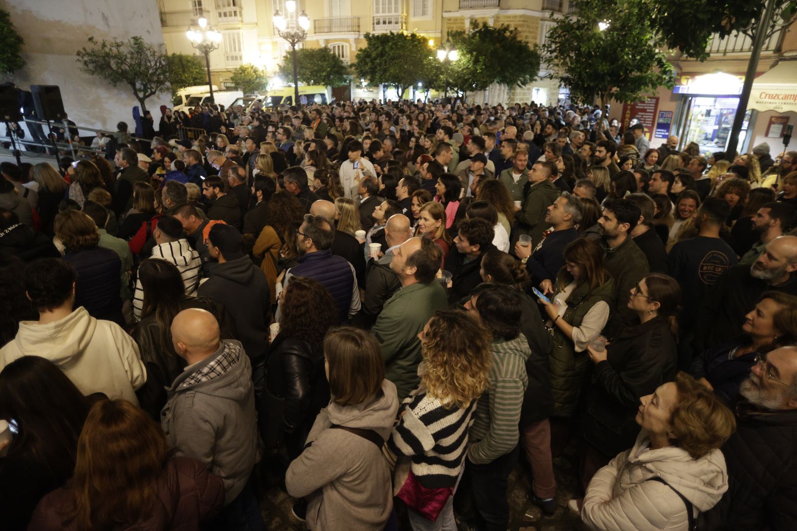 Carnaval de Cádiz 2024: Búscate entre las imágenes de la Pestiñada