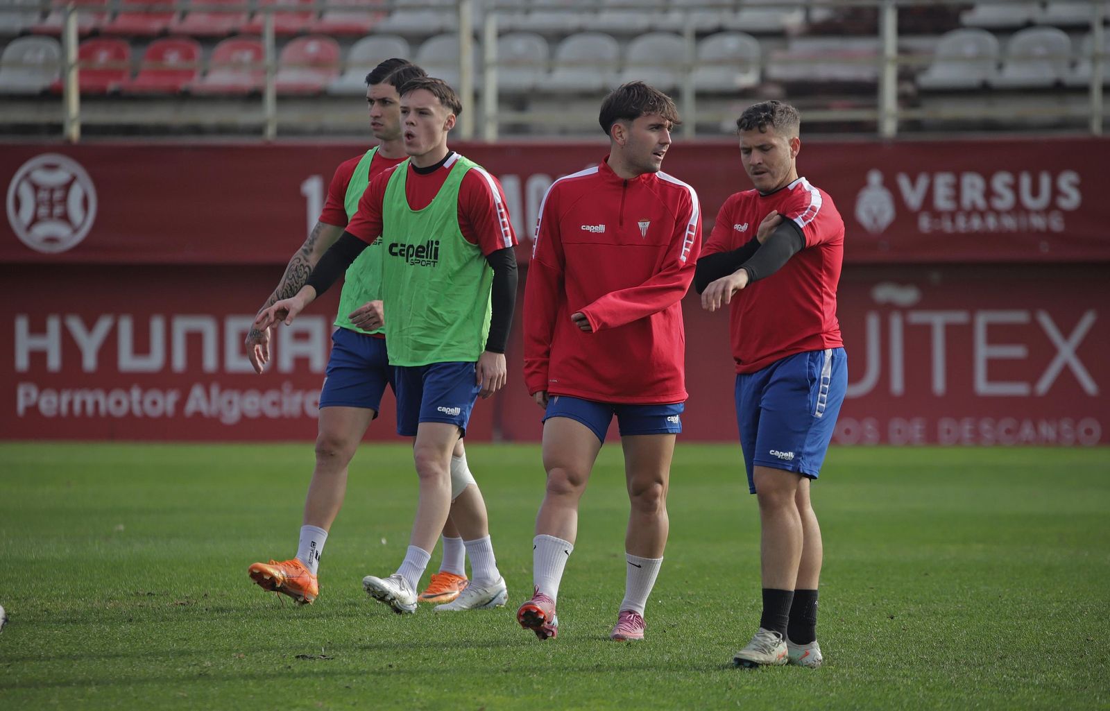 Fotos del Algeciras en su preparación para la visita al Real Murcia